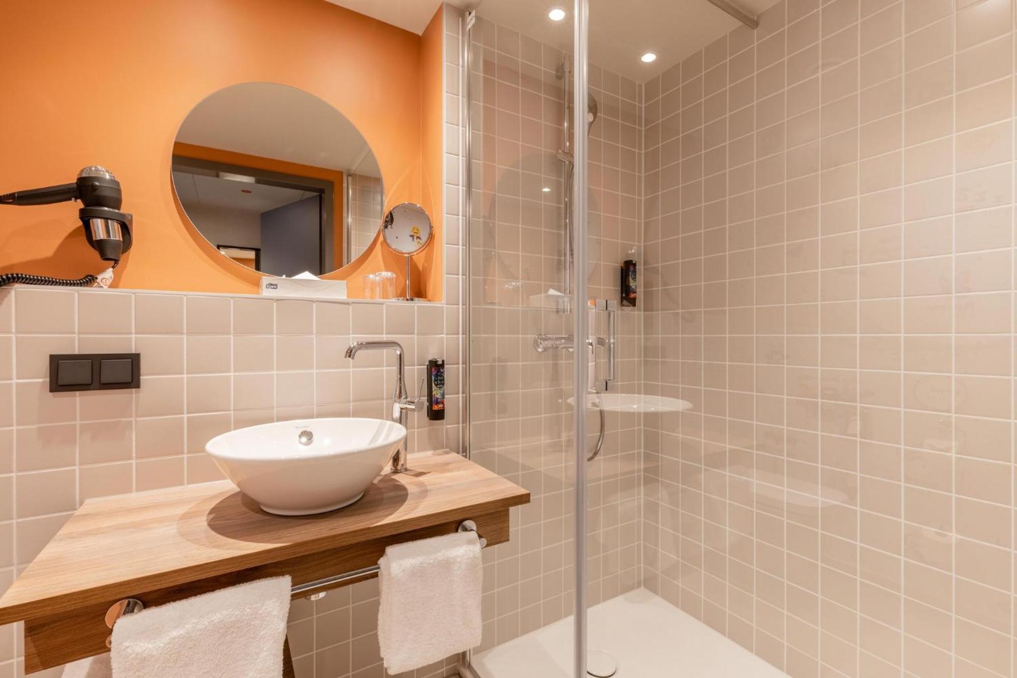 Hostel/monteurzimmer R21+ R23 Hotel *