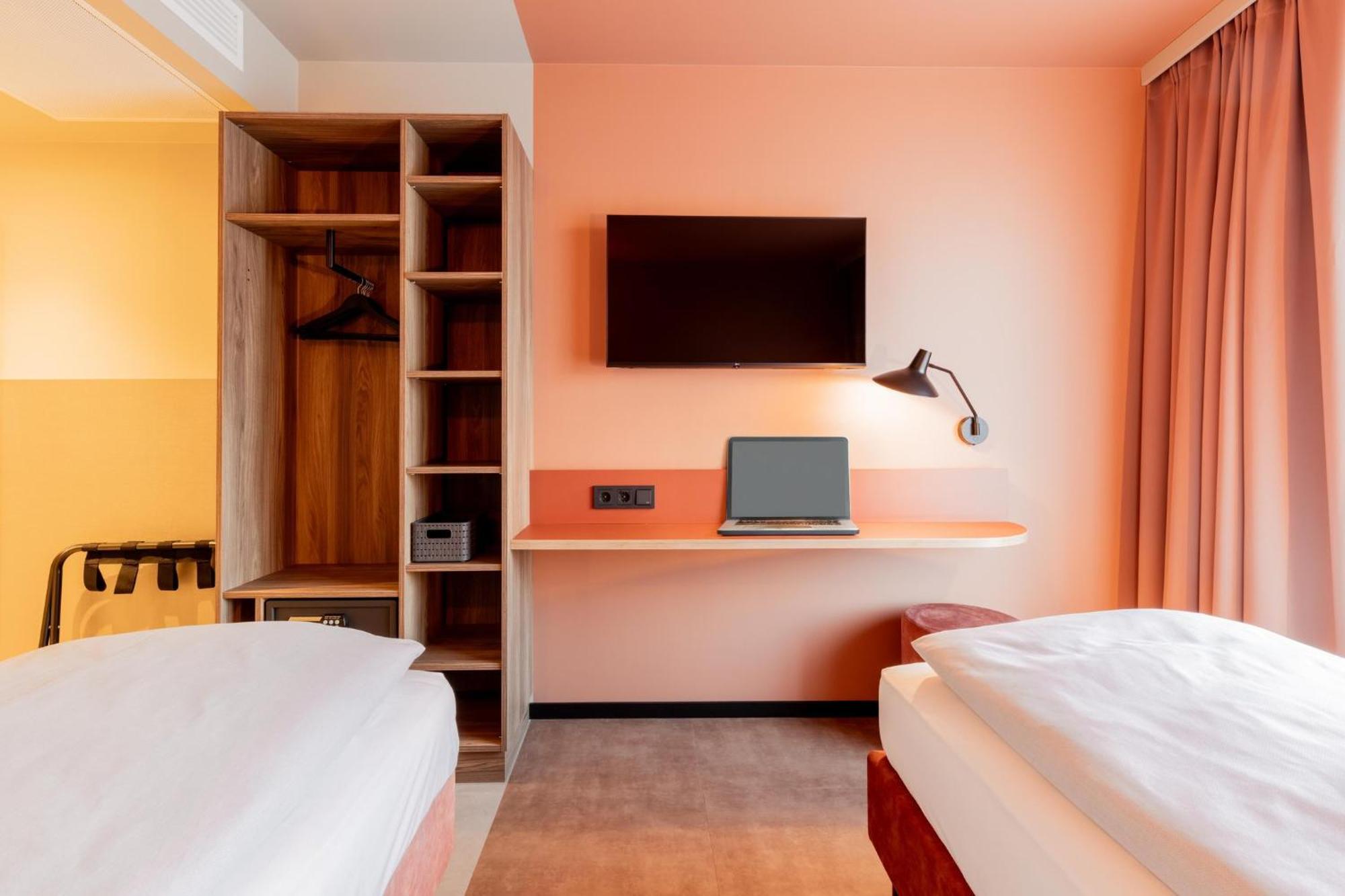 Hostel/monteurzimmer R21+ R23 Hotel *