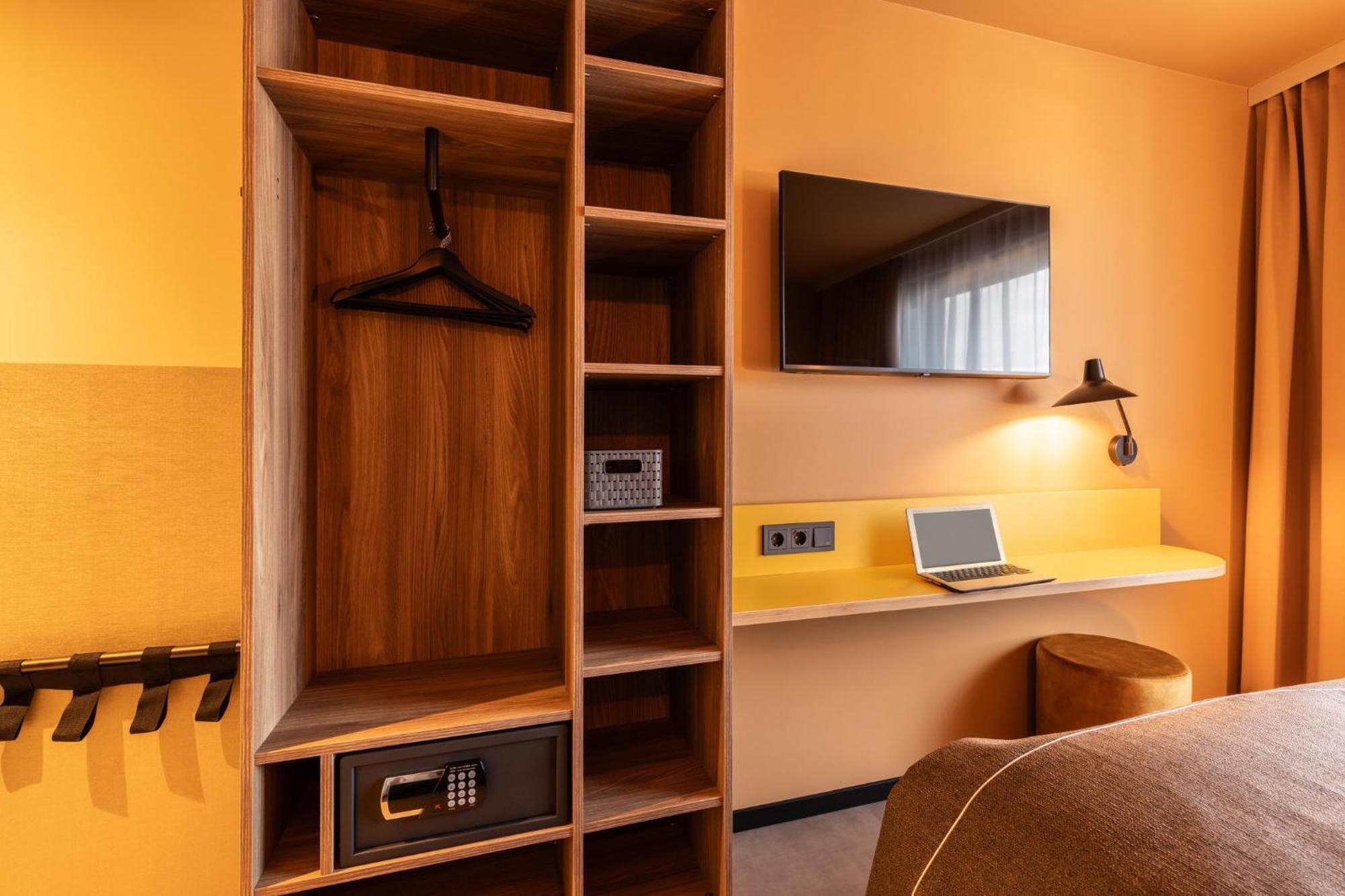 Hotel Hostel/monteurzimmer R21+ R23 *